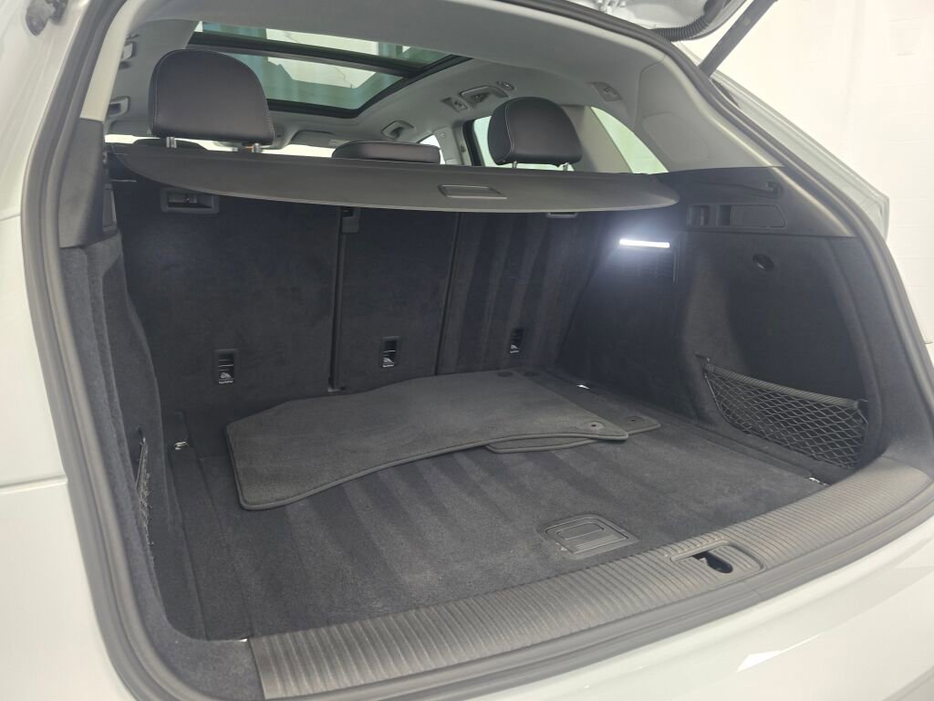 Certified 2025 Audi Q5 2.0T Premium Plus image 23