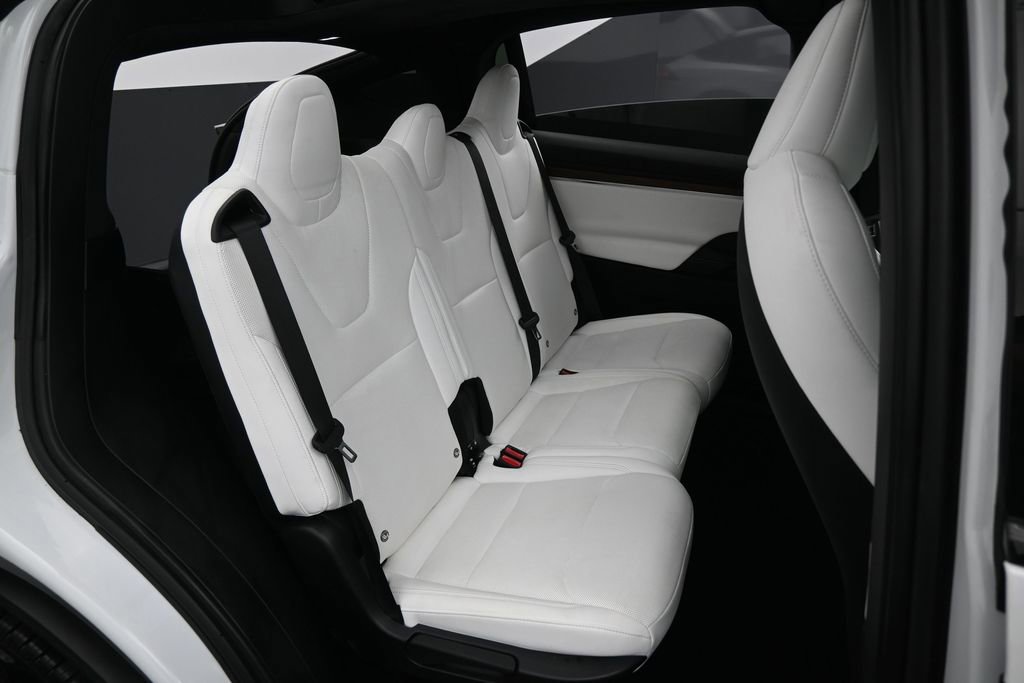 Used 2023 Tesla Model X image 30