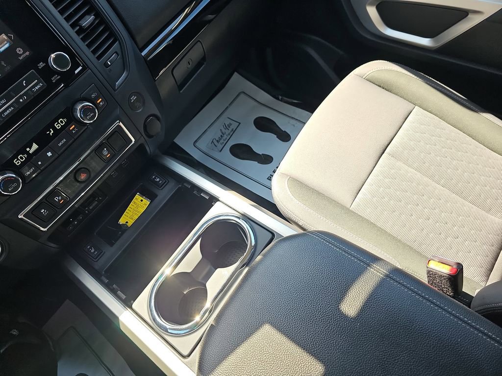 Used 2024 Nissan Titan SV w/ SV Convenience Package image 27