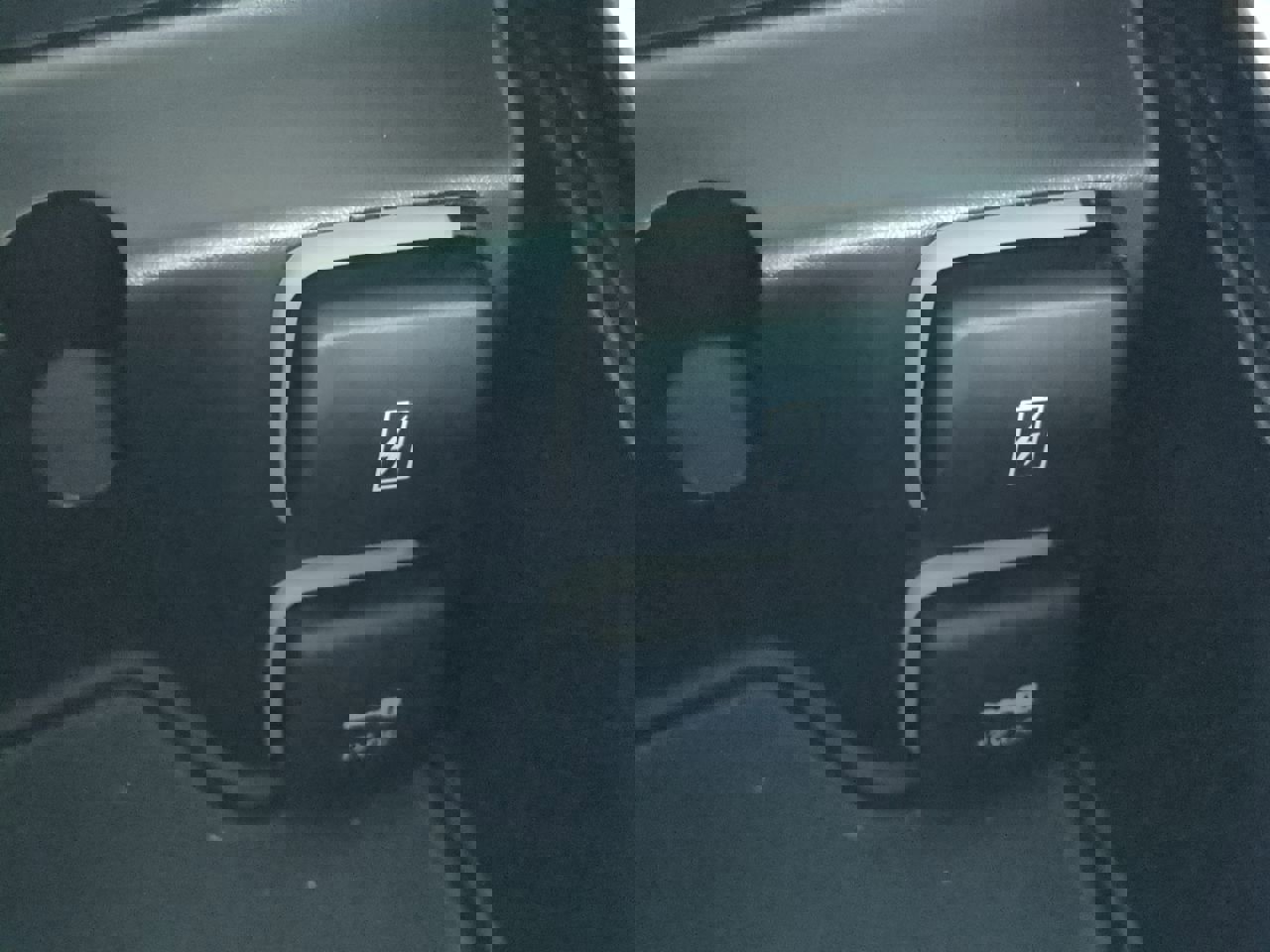 Used 2024 Chrysler Pacifica Limited w/ Trailer Tow Group image 18