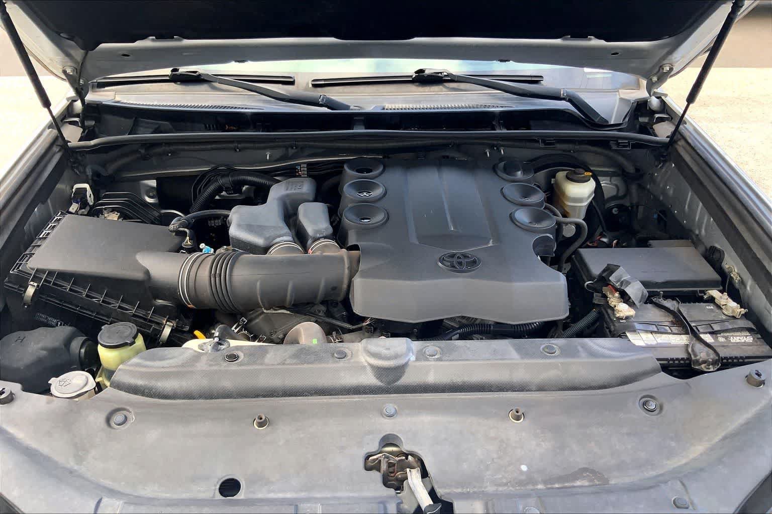 Used 2016 Toyota 4Runner SR5 RWD image 9