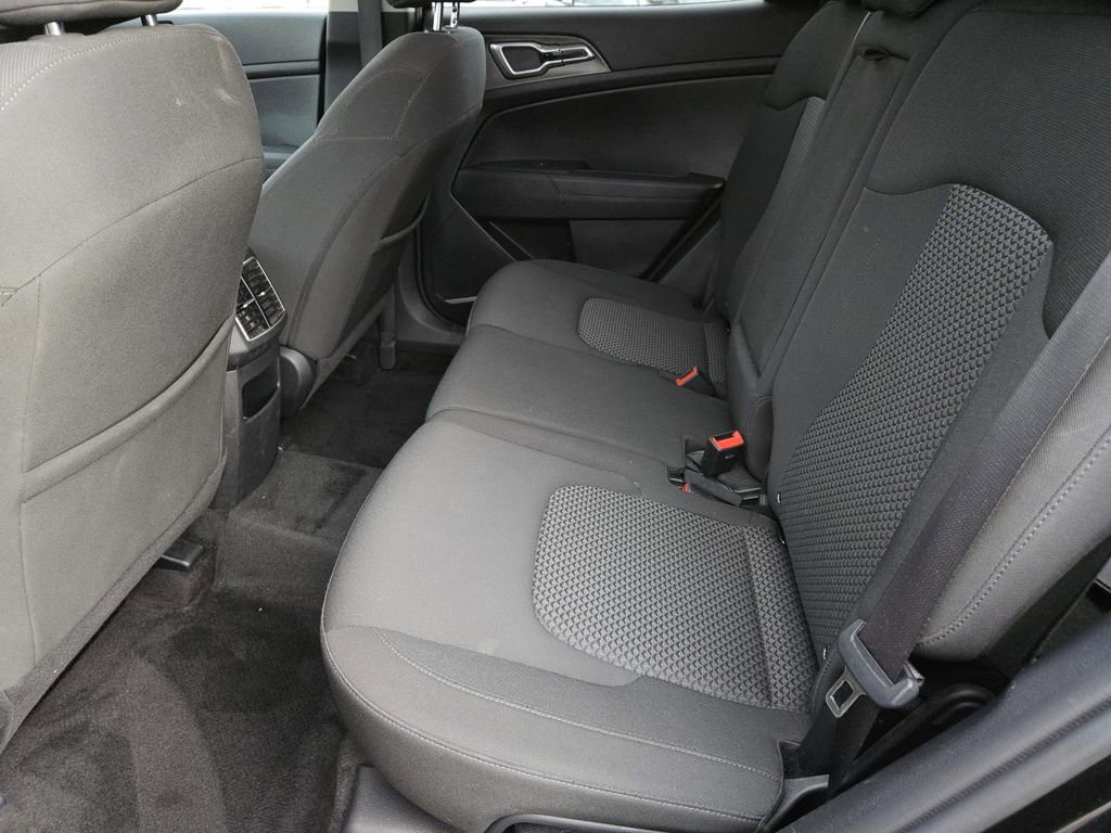 Used 2023 Kia Sportage LX image 28
