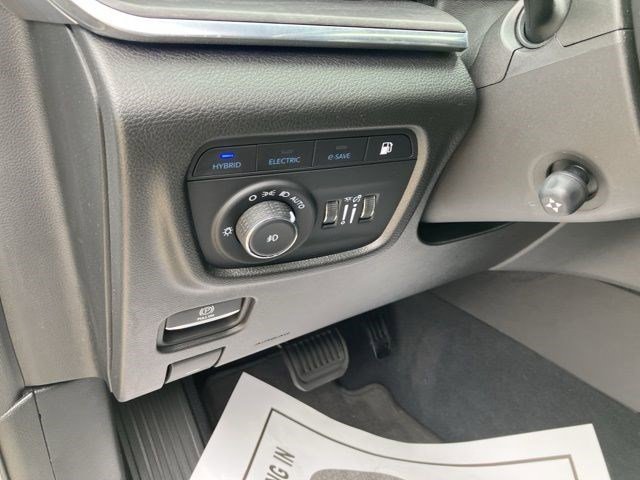 Certified 2022 Jeep Grand Cherokee Overland w/ Advanced Protech Group III AWD/4WD image 23