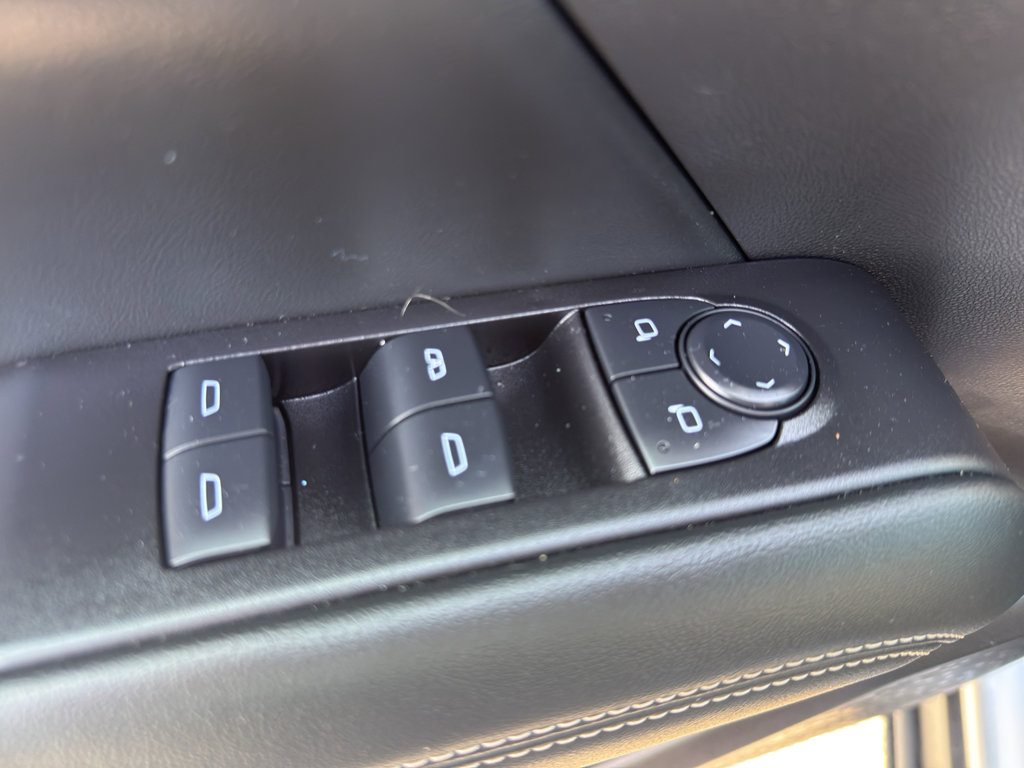 Used 2025 GMC Terrain Elevation image 13