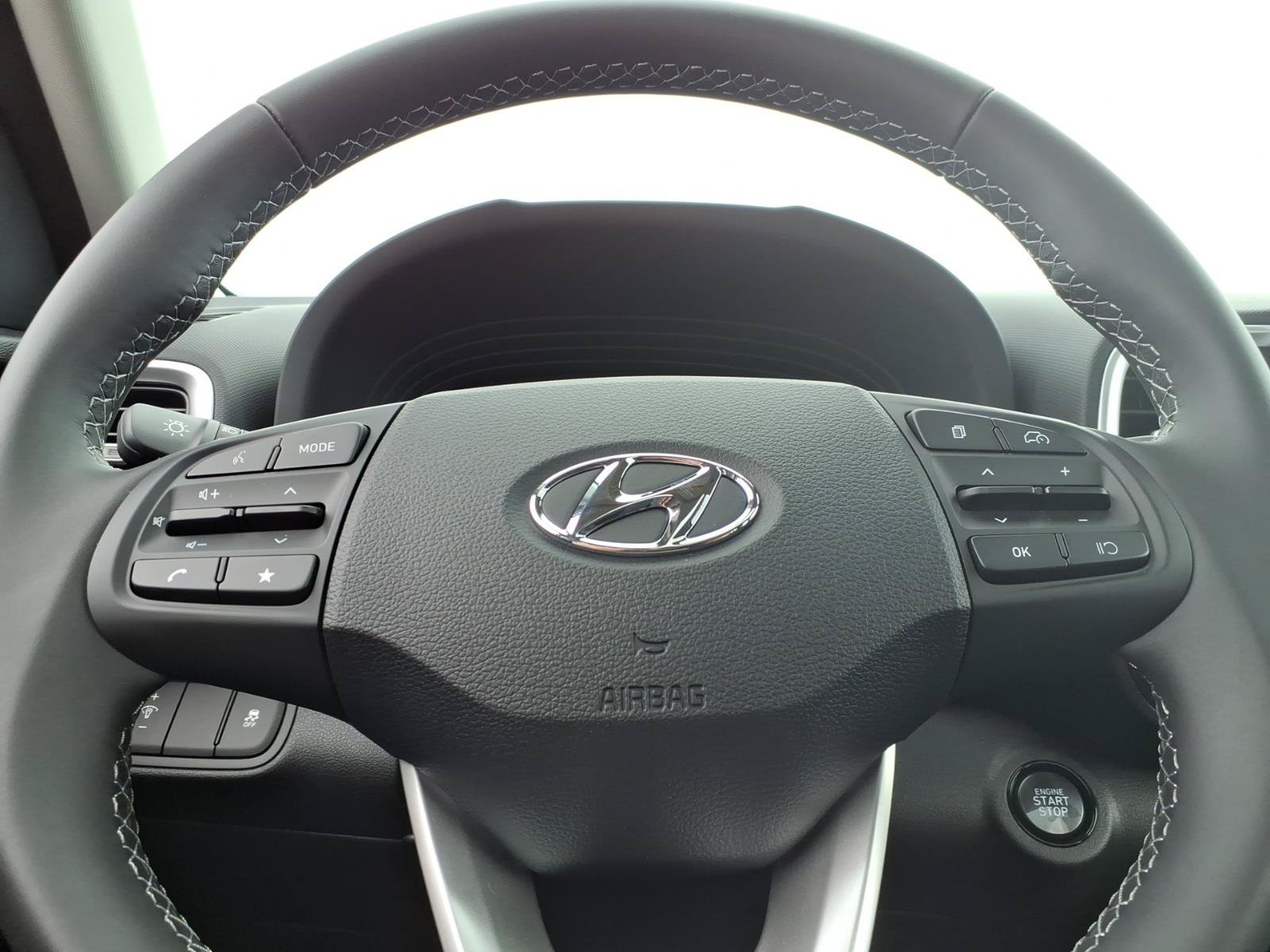 New 2026 Hyundai Venue SEL FWD image 19