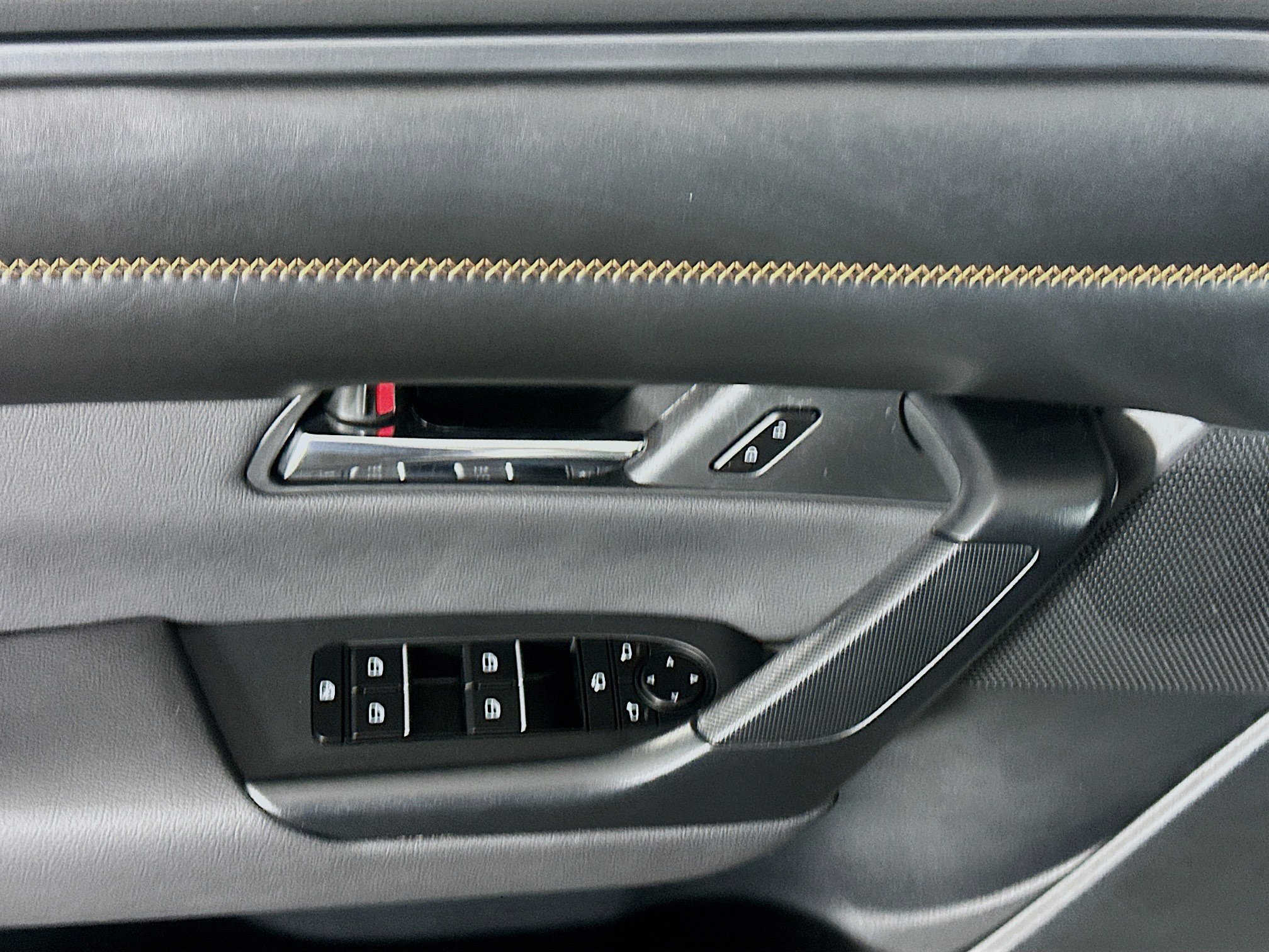 Used 2025 MAZDA CX-50 AWD 2.5 S w/ Premium Plus Pkg image 15