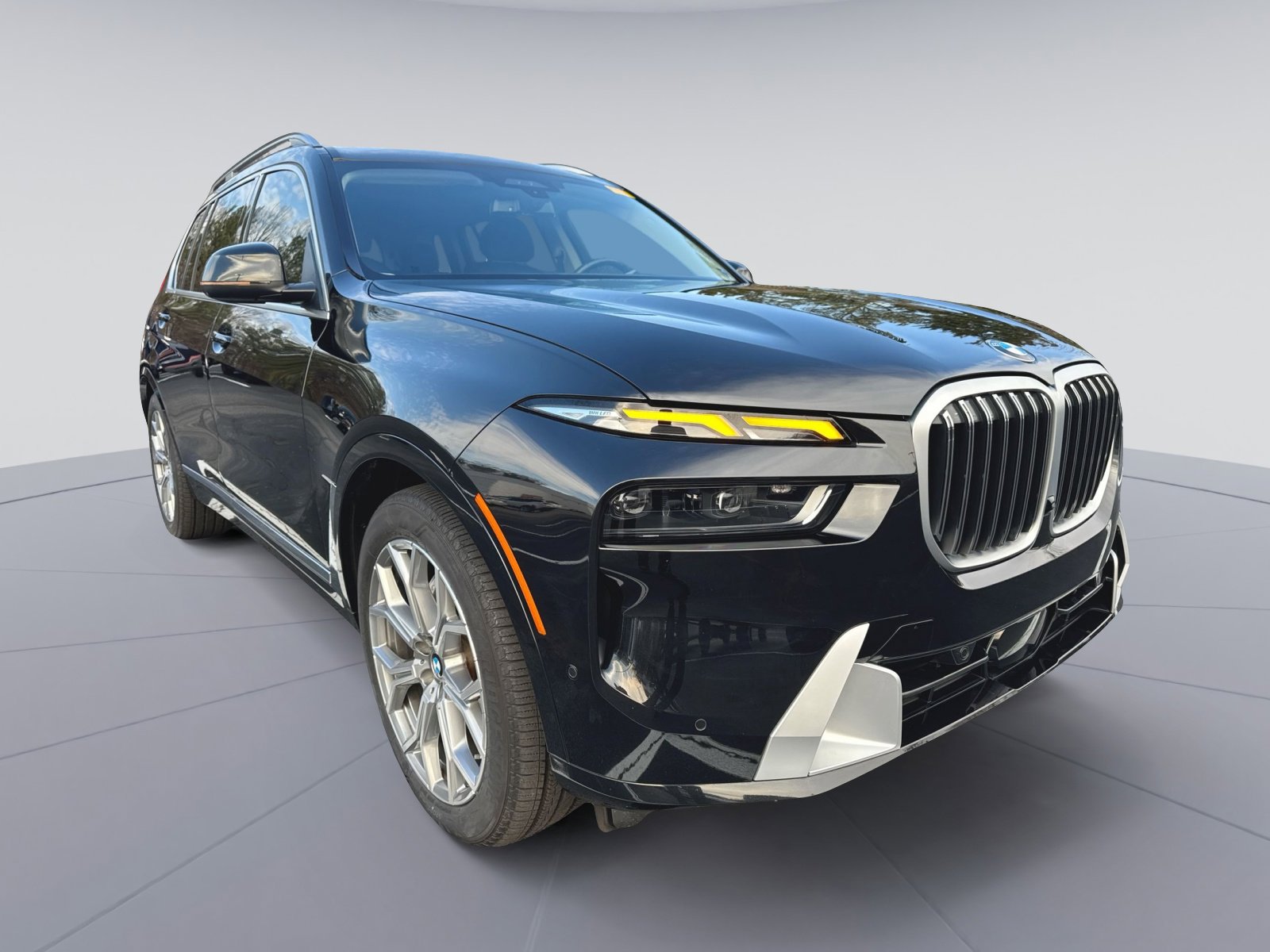 Used 2023 BMW X7 xDrive40i w/ Premium Package image 3