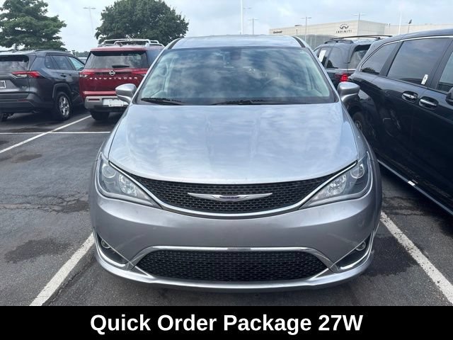 Used 2019 Chrysler Pacifica Touring Plus FWD image 2