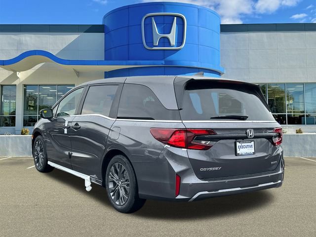 New 2026 Honda Odyssey Touring image 4