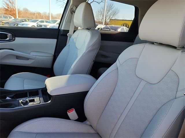 New 2026 Kia Sorento S image 13