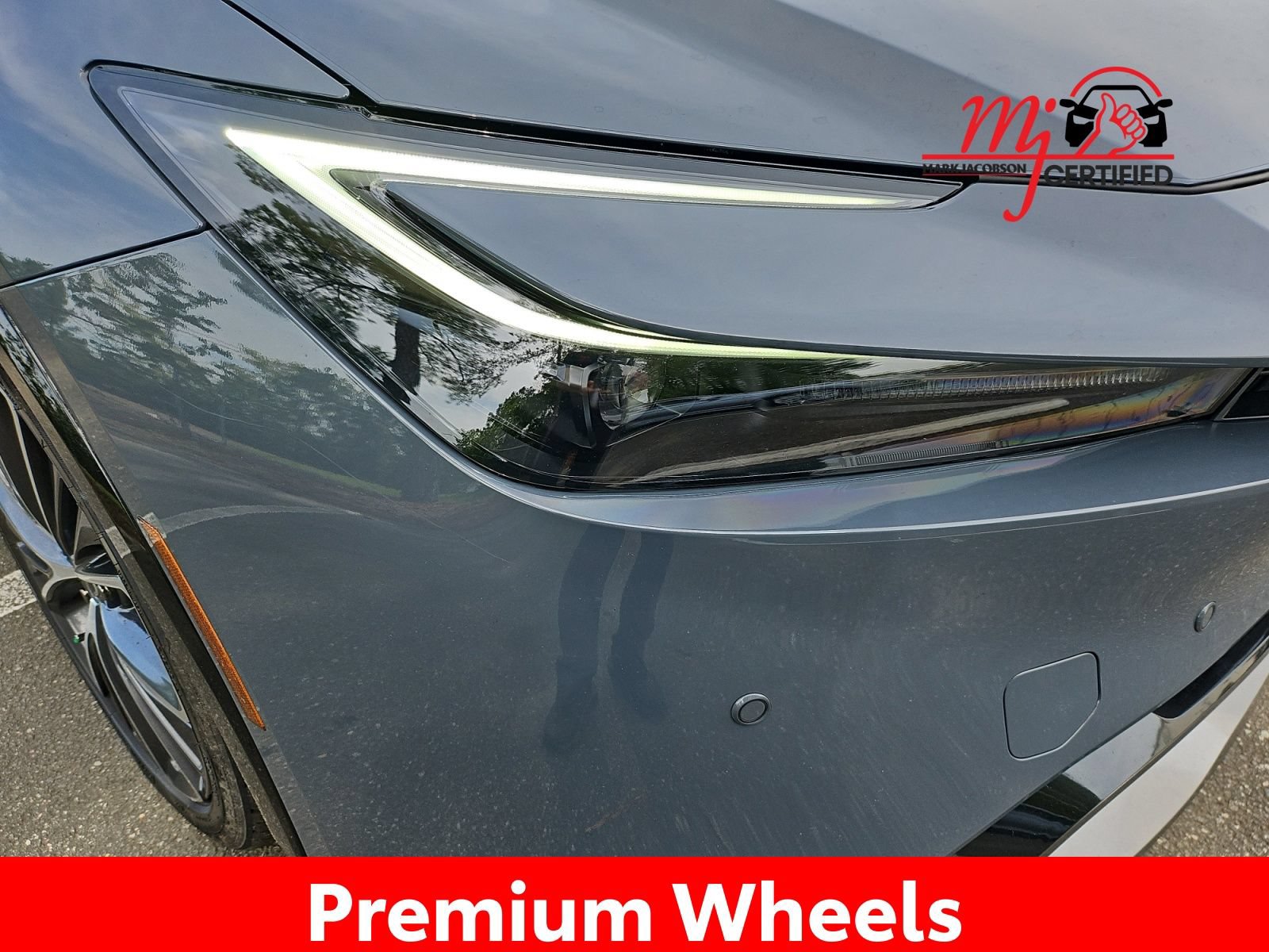Used 2024 Toyota Prius XLE FWD image 13