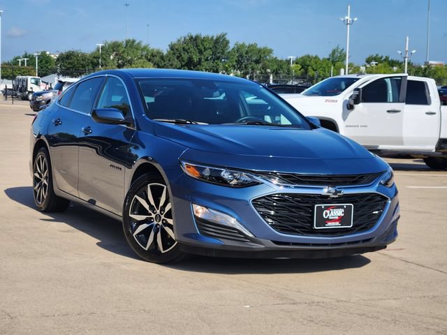 Used 2025 Chevrolet Malibu RS FWD image 2