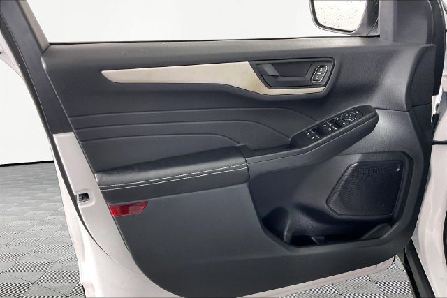 Used 2022 Ford Escape SE FWD image 16