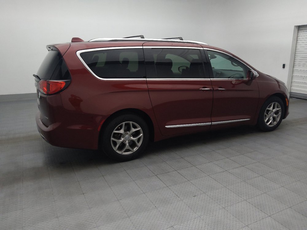 Used 2018 Chrysler Pacifica Limited FWD image 10