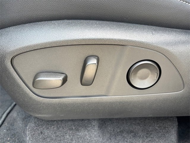 New 2025 Chevrolet Traverse LT w/ Enhanced Driving Package image 16