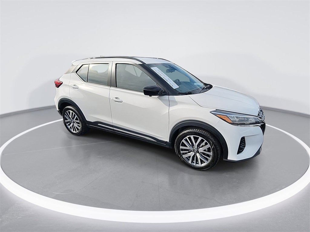 Certified 2024 Nissan Kicks SR image 2