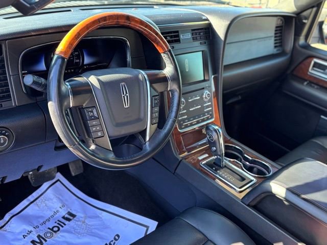 Used 2015 Lincoln Navigator 4WD image 10