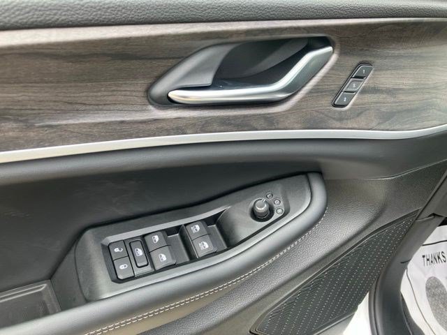 New 2026 Jeep Grand Cherokee Limited w/ Luxury Tech Group II AWD/4WD image 10