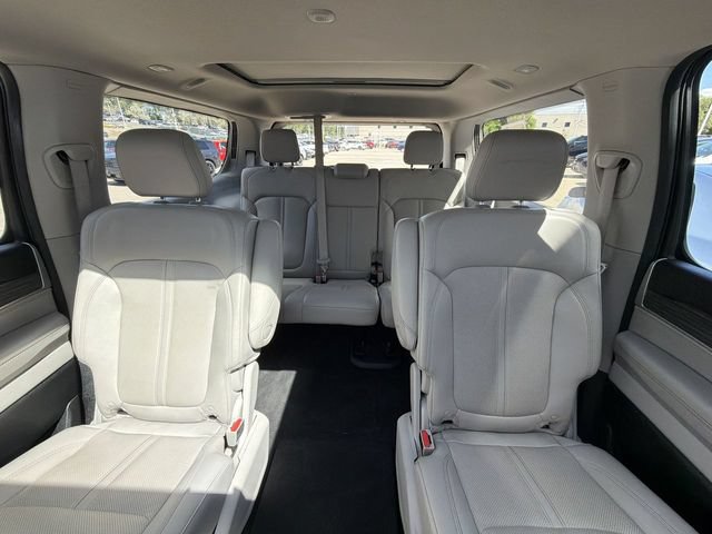Used 2022 Jeep Wagoneer Series III w/ Premium Group I AWD/4WD image 16