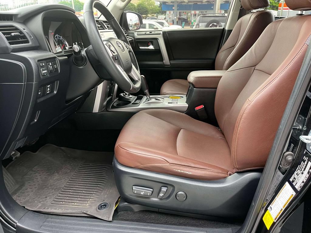 Used 2021 Toyota 4Runner Limited AWD/4WD image 27