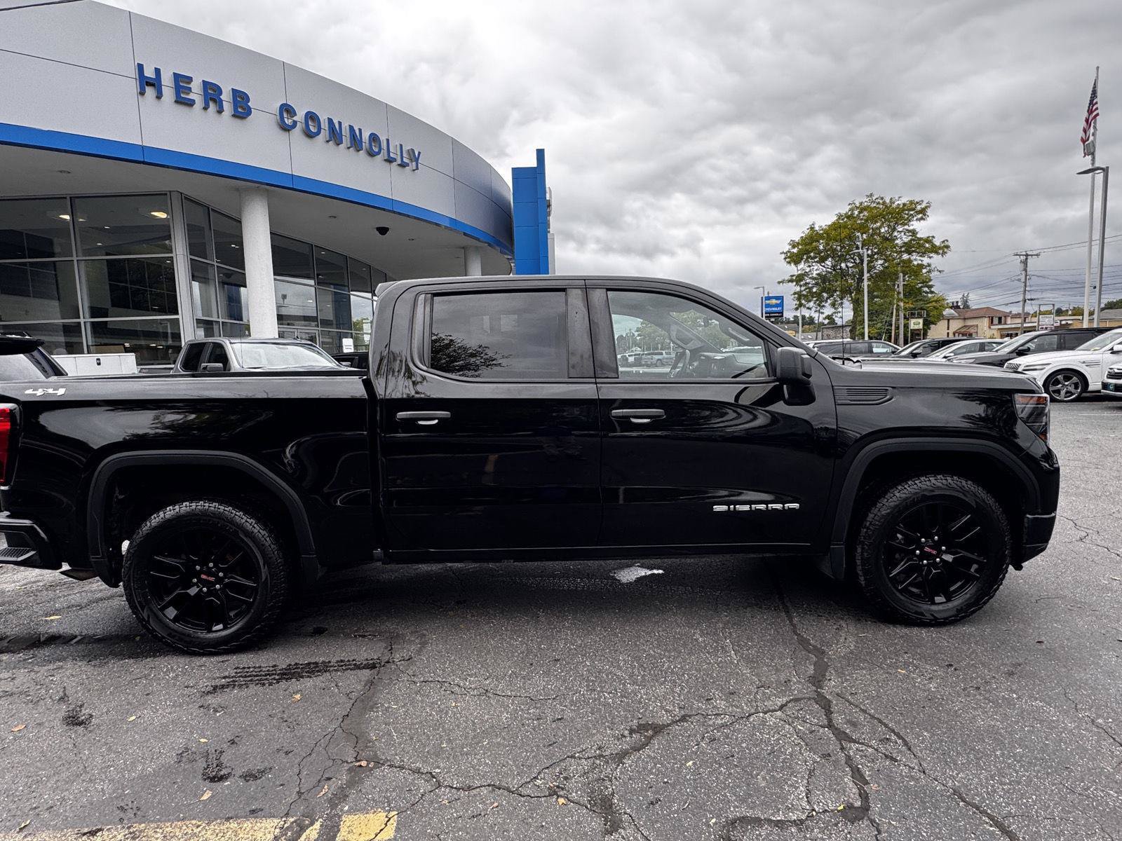 Certified 2023 GMC Sierra 1500 Pro w/ Graphite Edition AWD/4WD image 8