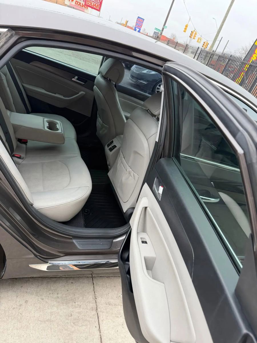 Used 2016 Hyundai Sonata Sport w/ Option Group 02 image 7