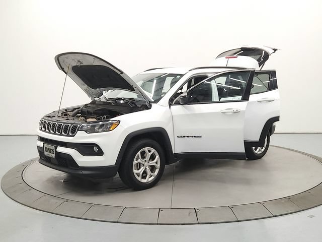 Used 2024 Jeep Compass Latitude AWD/4WD image 12