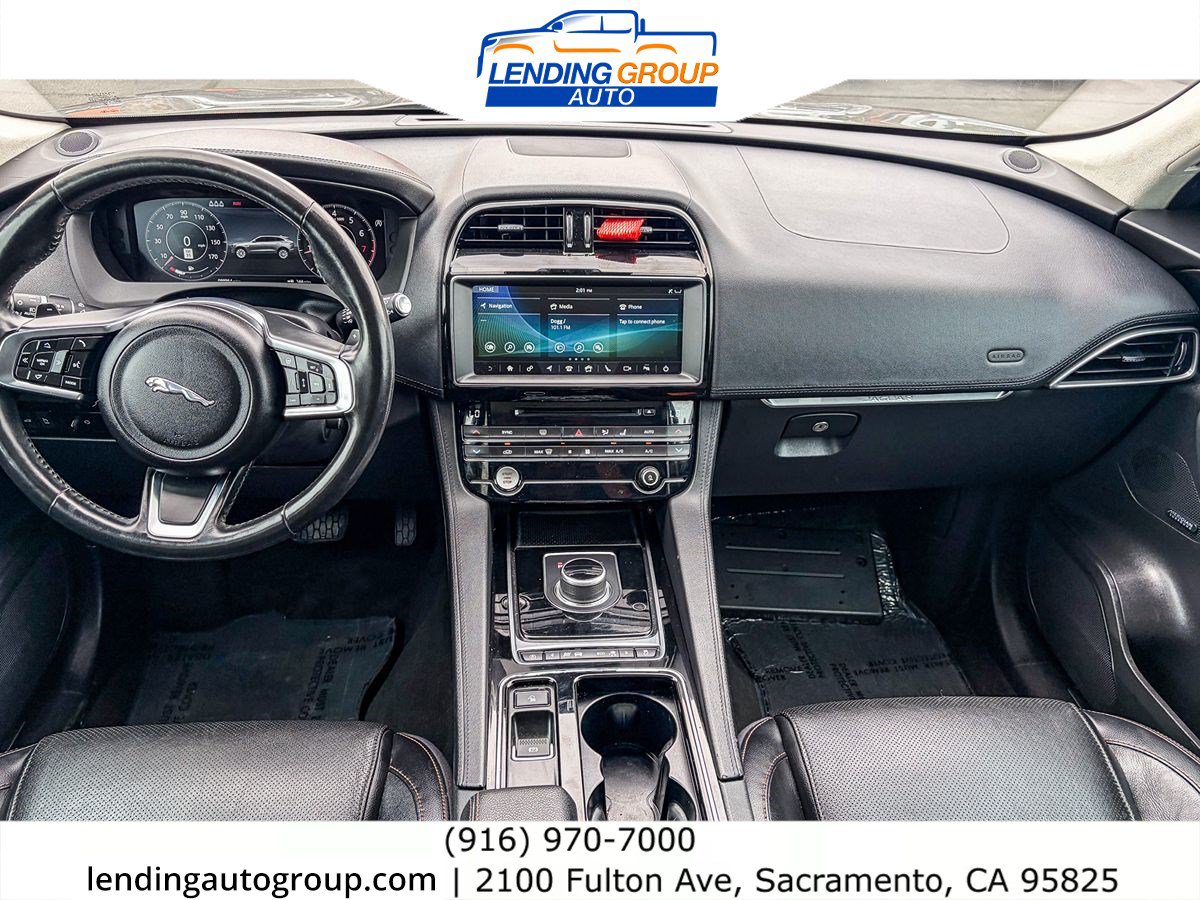 Used 2020 Jaguar F-PACE Prestige AWD/4WD image 11