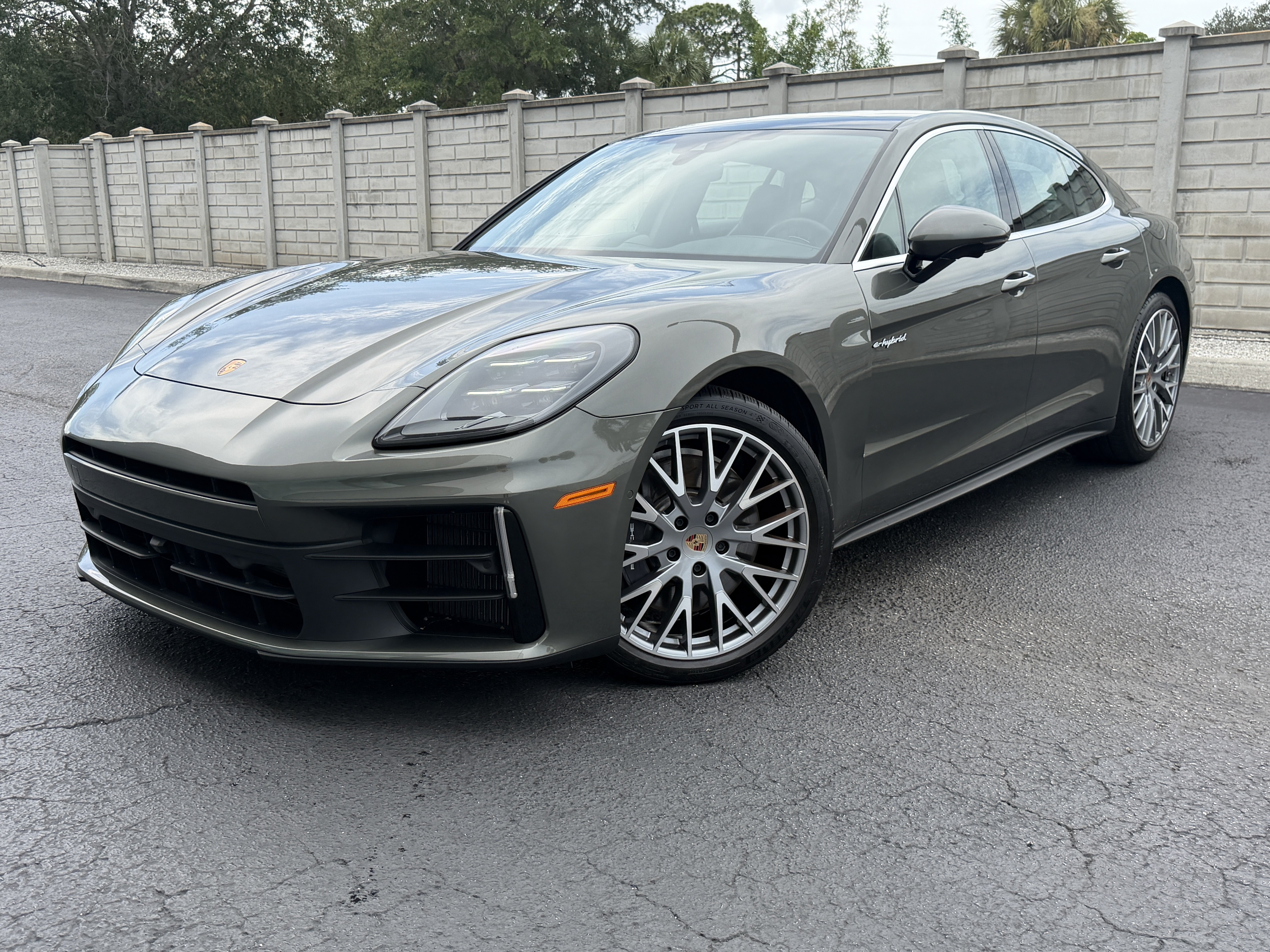 Certified 2025 Porsche Panamera 4 E-Hybrid AWD/4WD video 1