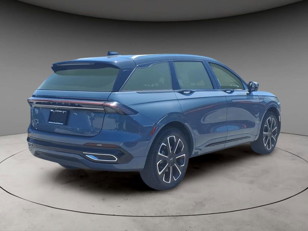 New 2026 Lincoln Nautilus Reserve image 9