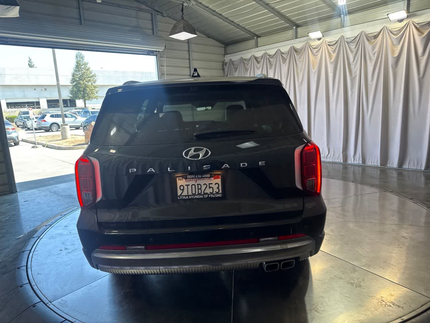 Used 2025 Hyundai Palisade Calligraphy FWD image 6