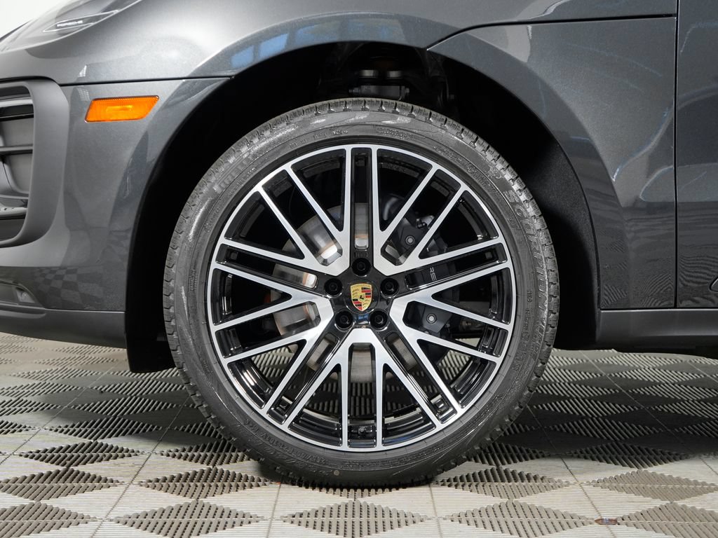 New 2026 Porsche Macan AWD/4WD image 13