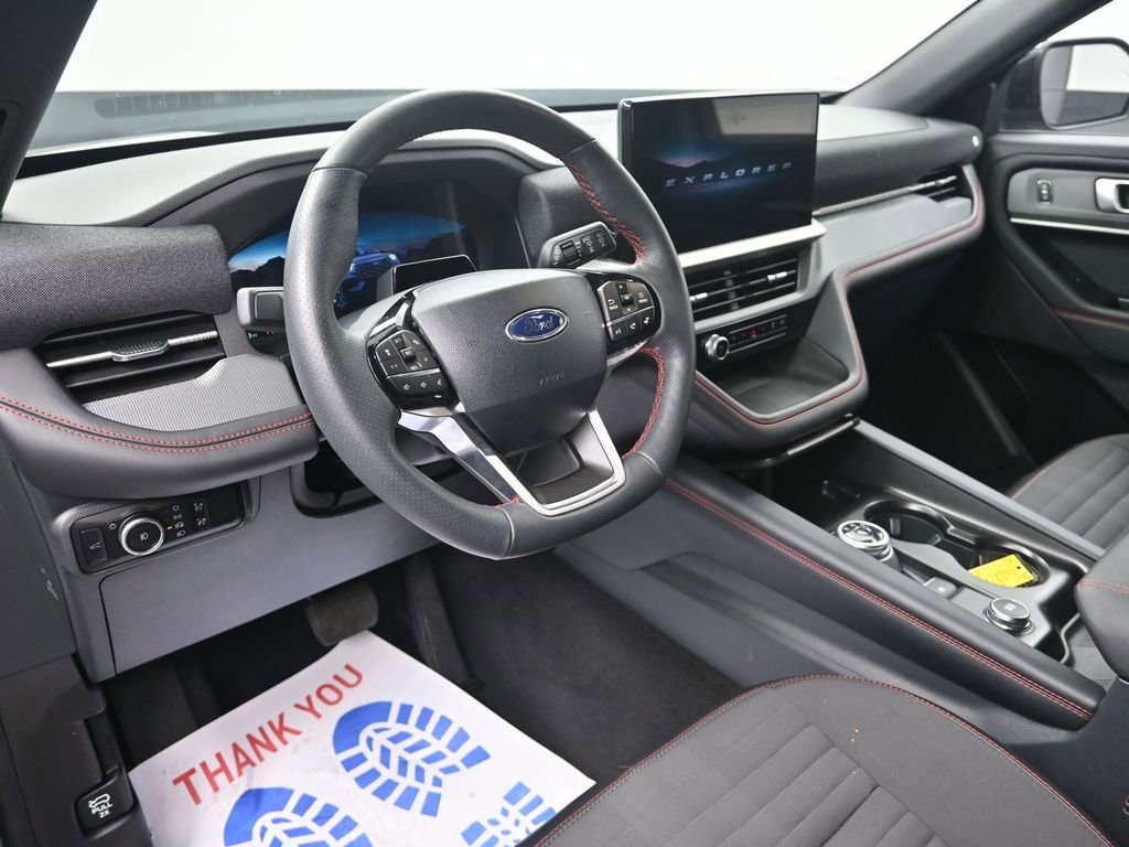 Used 2025 Ford Explorer ST-Line w/ ST-Line Street Pack image 13