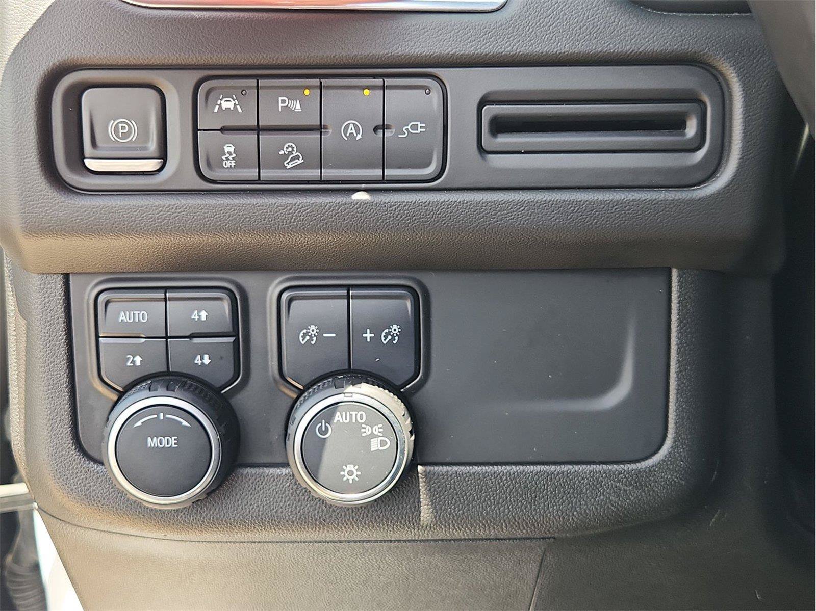 Certified 2022 Chevrolet Suburban Z71 AWD/4WD image 17
