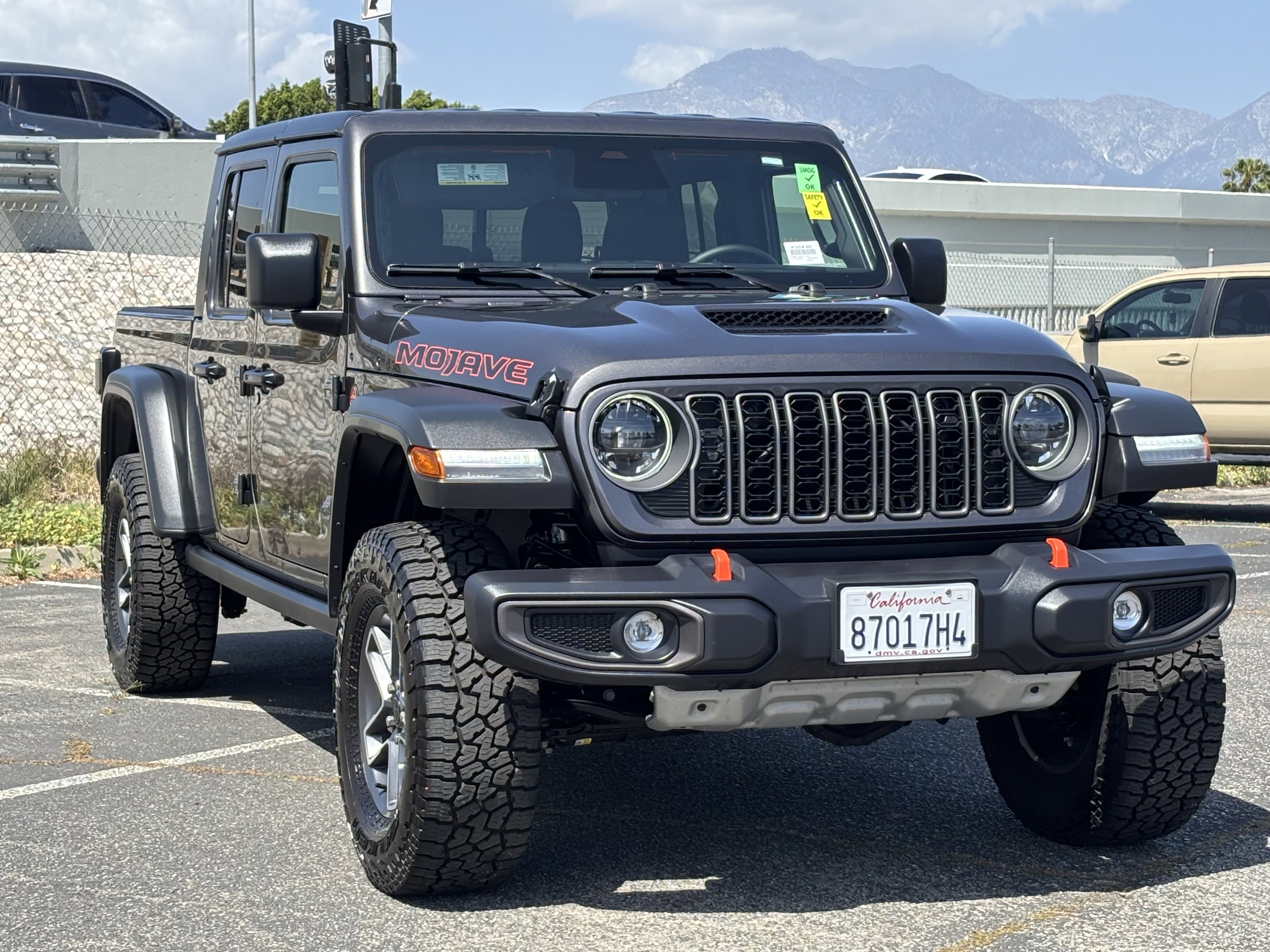 Used 2026 Jeep Gladiator Mojave AWD/4WD image 8