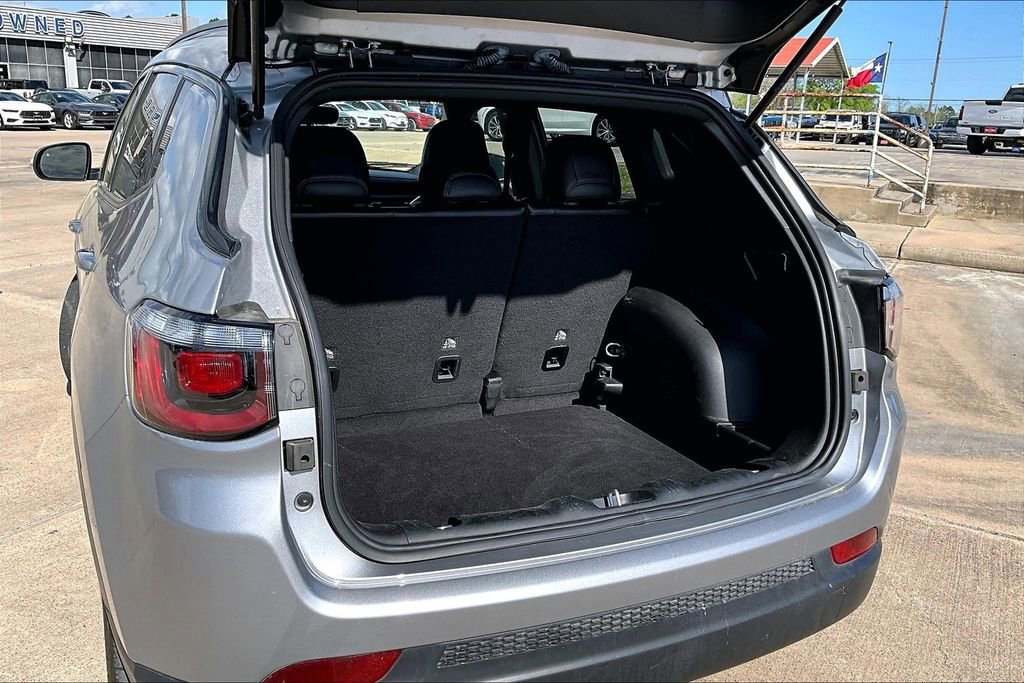 Used 2023 Jeep Compass Altitude image 30