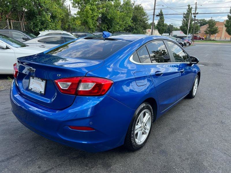 Used 2018 Chevrolet Cruze LT w/ Convenience Package FWD image 6