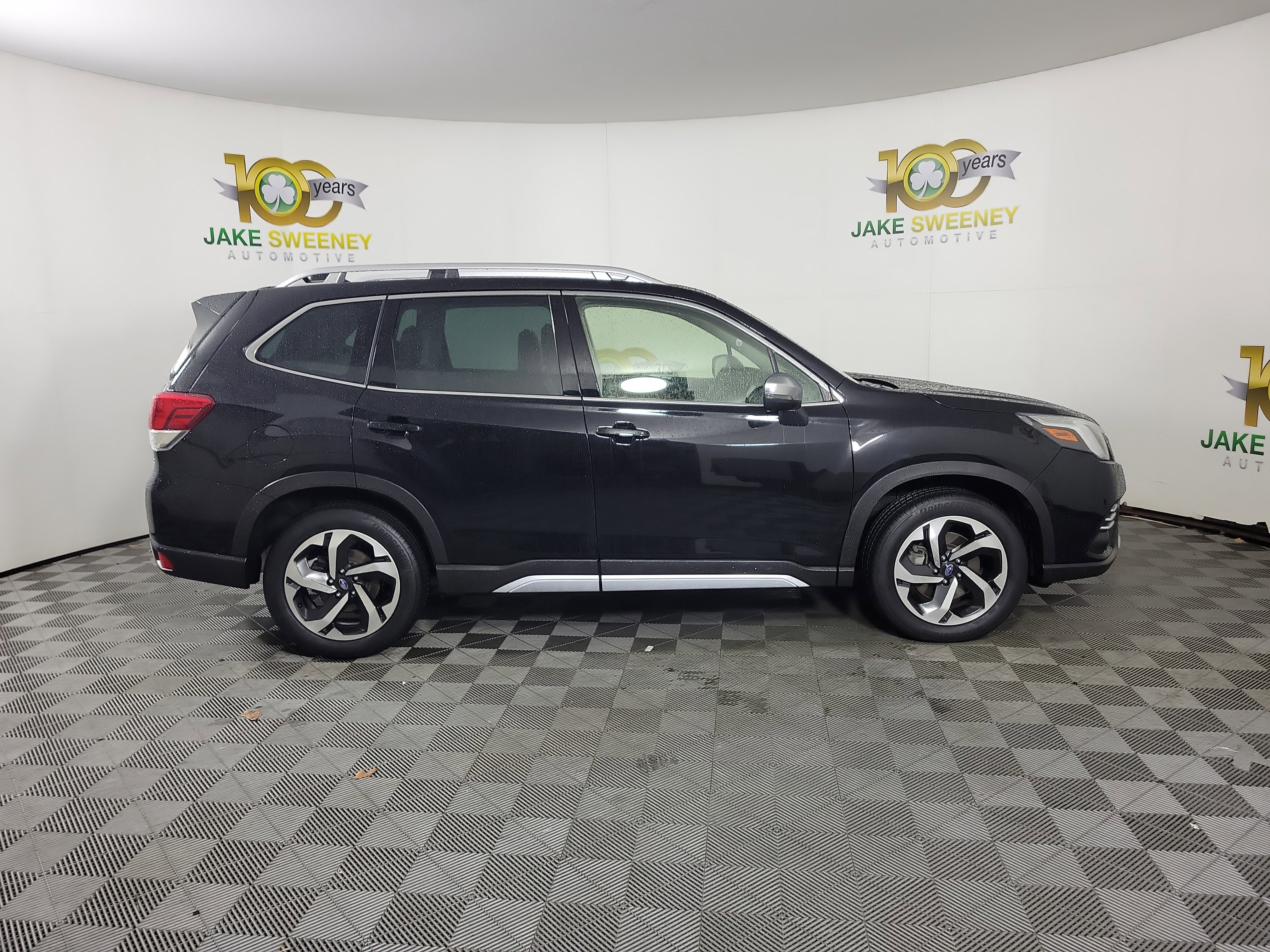 Used 2023 Subaru Forester Touring w/ Popular Package #3 image 8