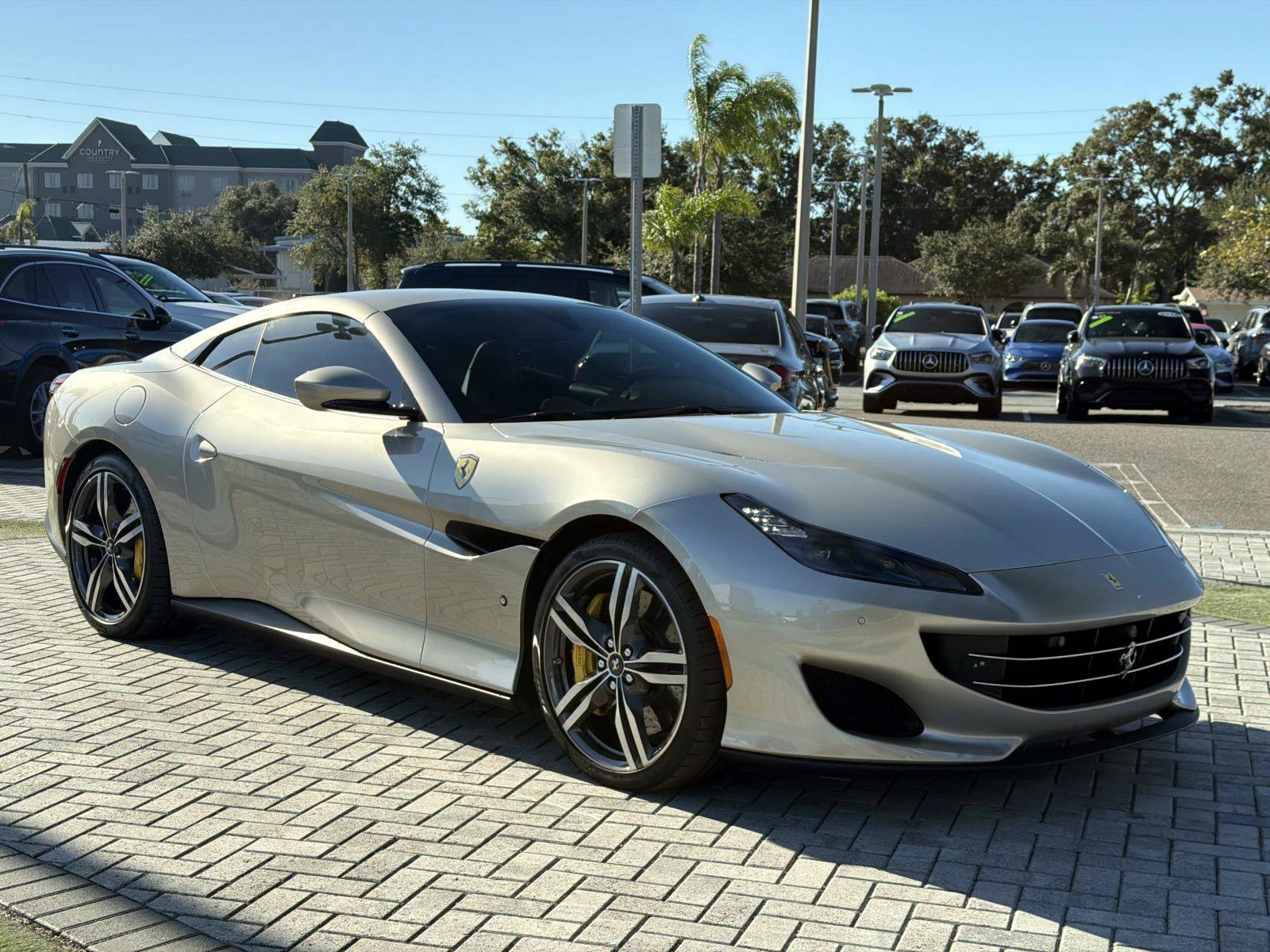 Used 2019 Ferrari Portofino RWD image 13
