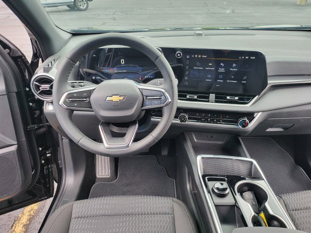 New 2026 Chevrolet Equinox LT image 2