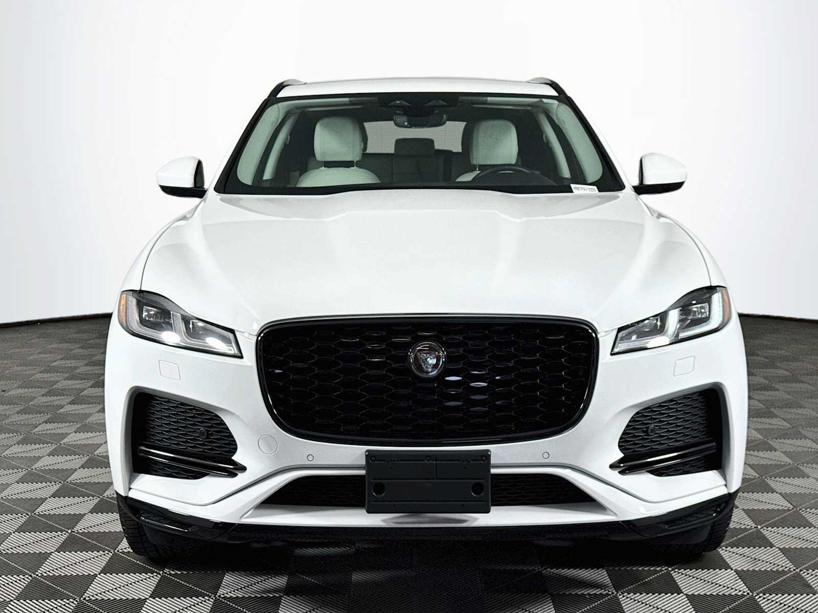 Used 2023 Jaguar F-PACE S AWD/4WD image 2