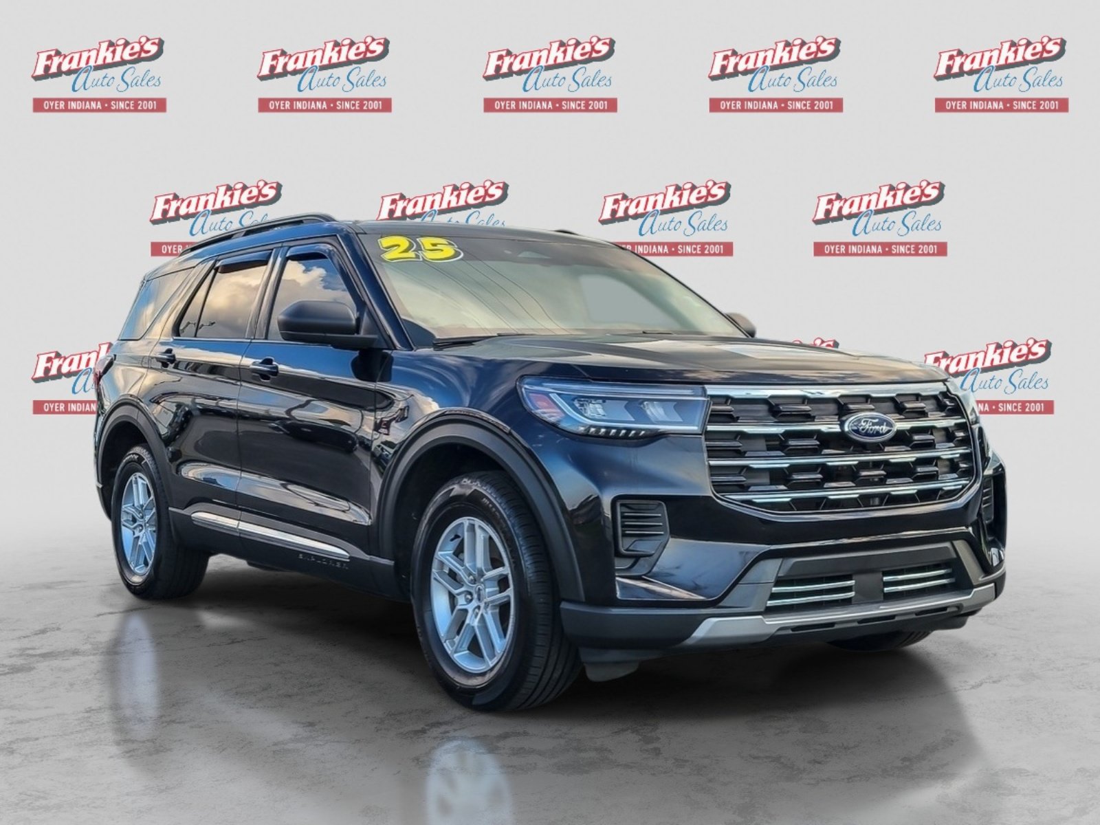 Used 2025 Ford Explorer Active AWD/4WD image 7