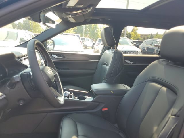 New 2026 Jeep Grand Cherokee L Limited w/ Luxury Tech Group II AWD/4WD image 18