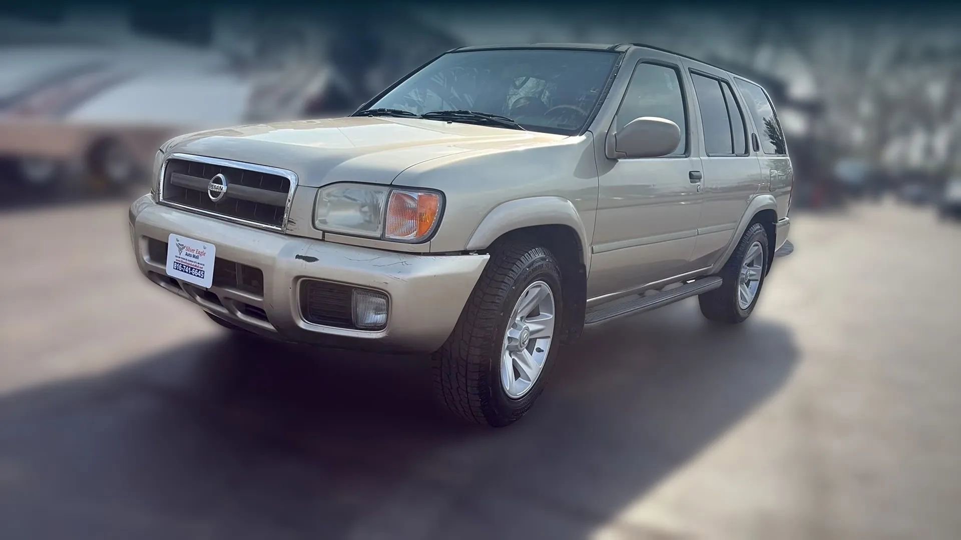Used 2002 Nissan Pathfinder LE image 1