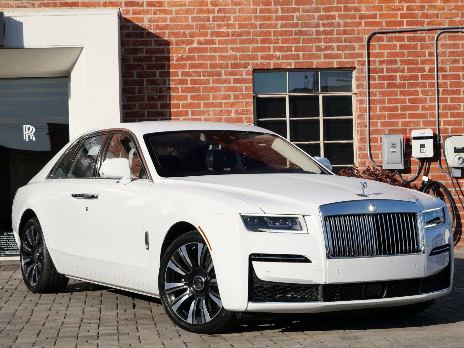 Used 2024 Rolls-Royce Ghost image 19