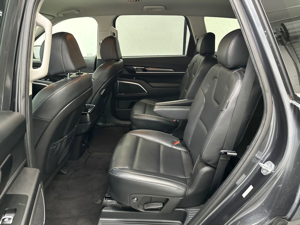 Used 2024 Kia Telluride S image 21