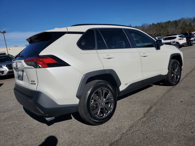 Used 2022 Toyota RAV4 XLE Premium image 6