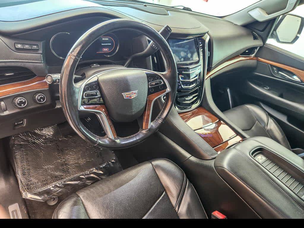 Used 2018 Cadillac Escalade Premium Luxury AWD/4WD image 10
