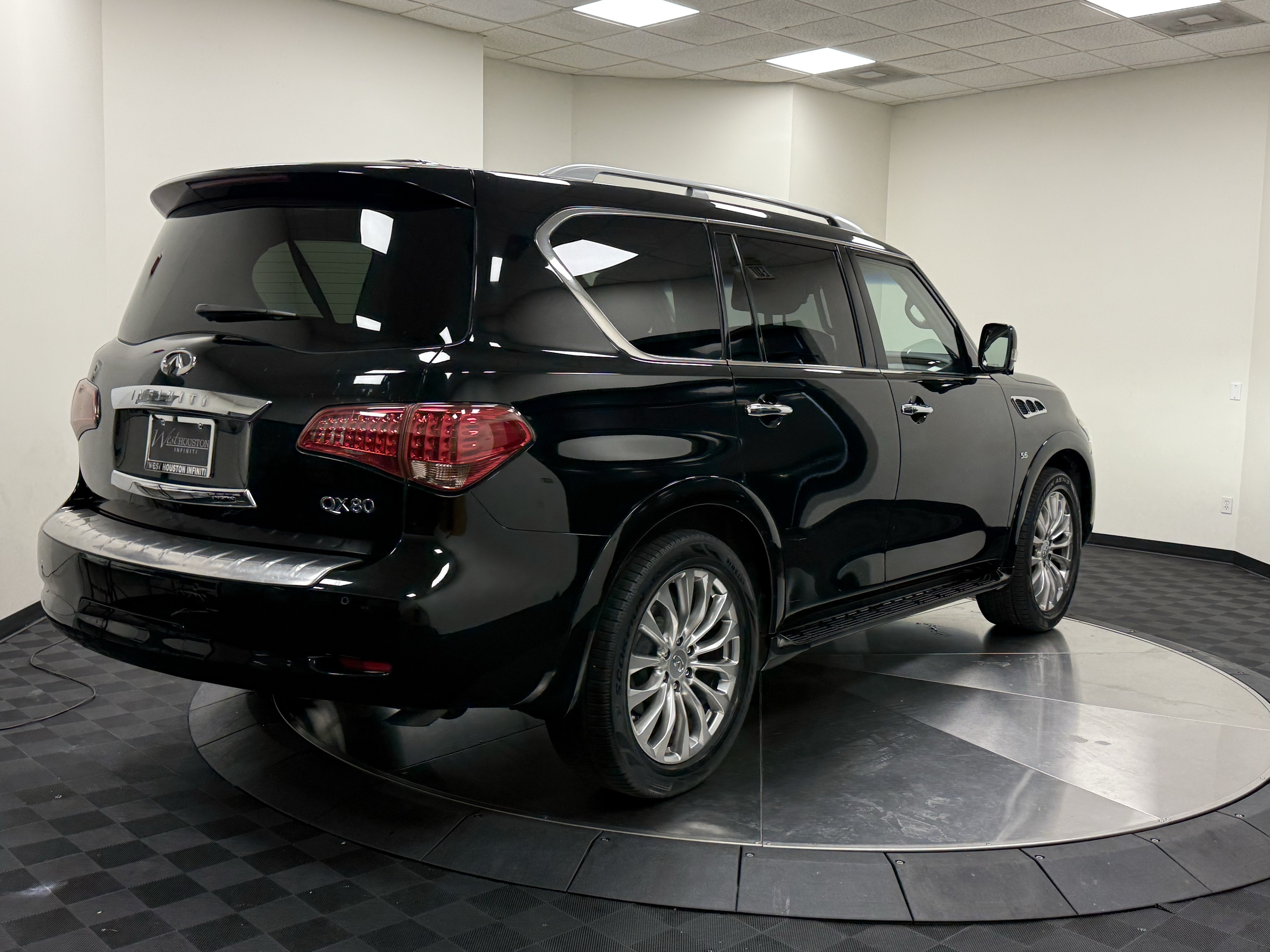Used 2016 INFINITI QX80 2WD w/ 22" Wheel Package image 7