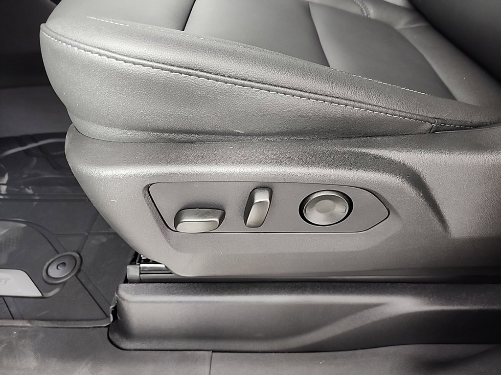 New 2026 Chevrolet Suburban Z71 w/ Comfort Package image 24